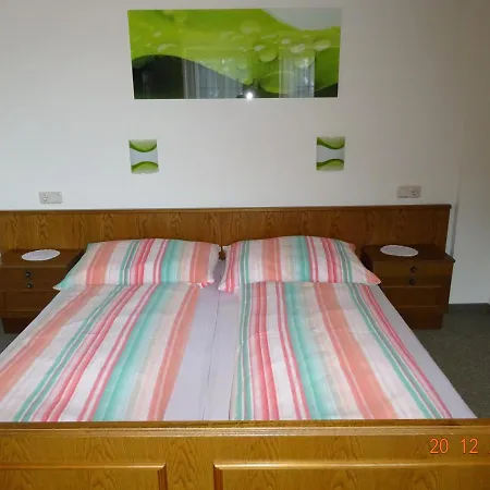 Haus Stadler Apartman Tux